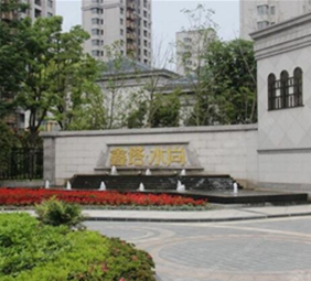 上海鑫塔水尚別墅區(qū)隱形紗窗工程案例